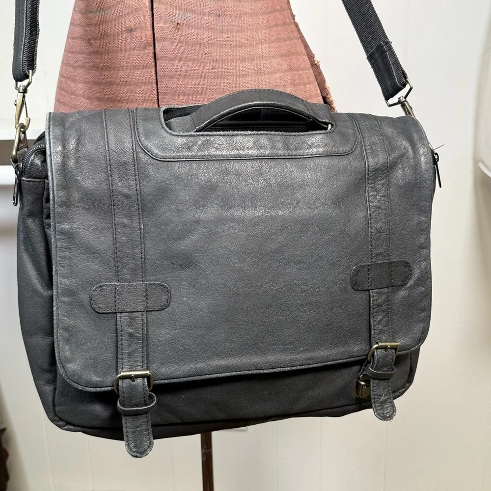 Vintage '90s Black Eddie Bauer Leather Messenger Satchel Bag Unisex